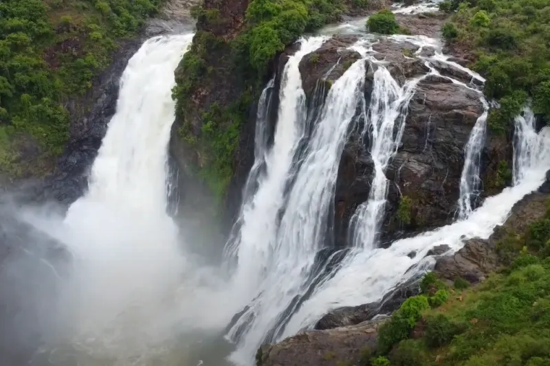 Shivanasamudra Gaganachukki Waterfalls 1 Gaganachukki falls View