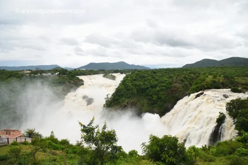Shivanasamudra Gaganachukki Waterfalls 2 Gaganachukki falls
