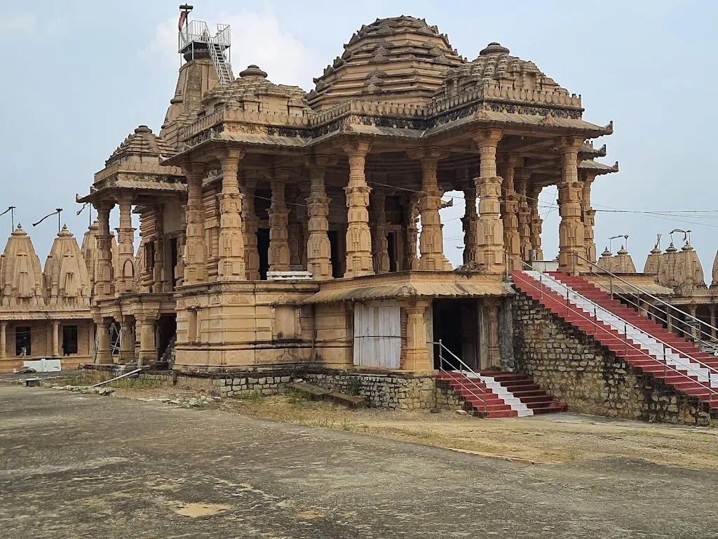 Shri Shri Nakoda Avanti 108 Parshwanath Jain Tirth Dham 1 Shri Shri Nakoda Avanti 108 Parshwanath Jain Tirth Dham view