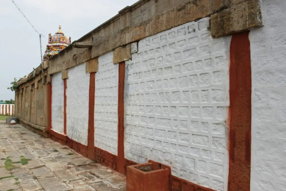 Terakanambi Ancient Shri Lakshmi Varadaraja Swamy Temple   4 Terakanambi Ancient Shri Lakshmi Varadaraja Swamy Temple Outside