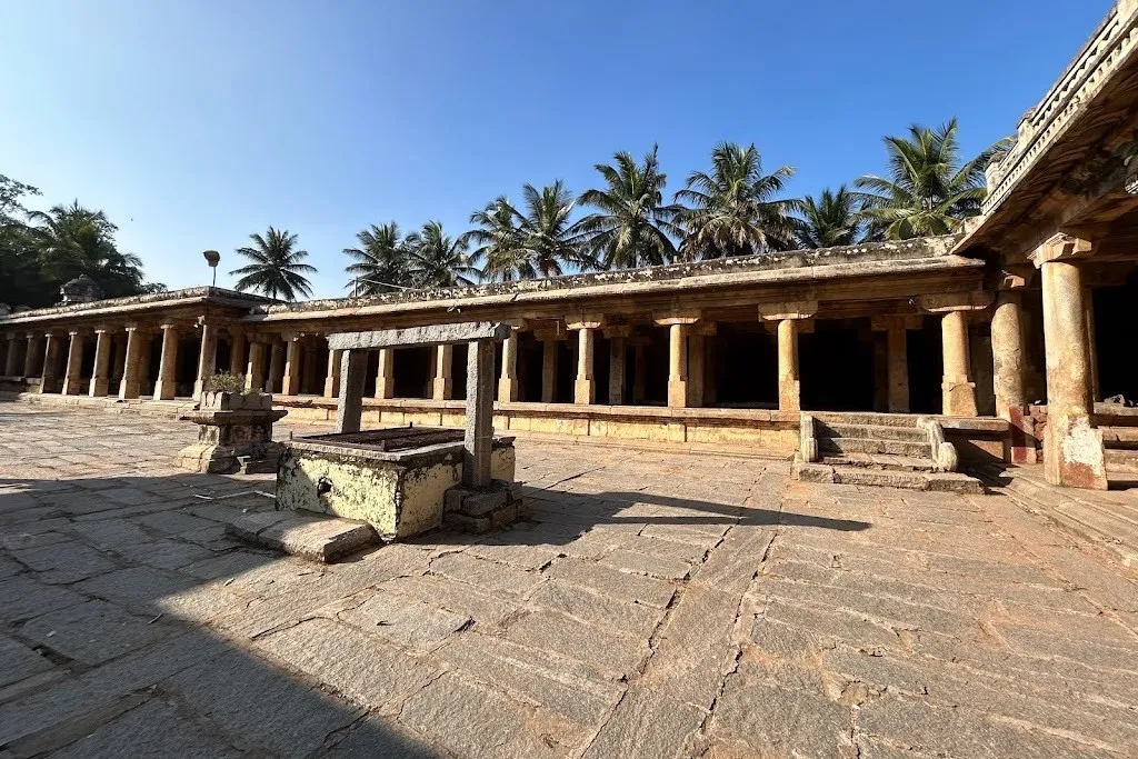 Ancient Hoysala Shri Parthasarathi (Gopalakrishna) Swamy Temple 3 Ancient Hoysala Shri Parthasarathi temple photo view