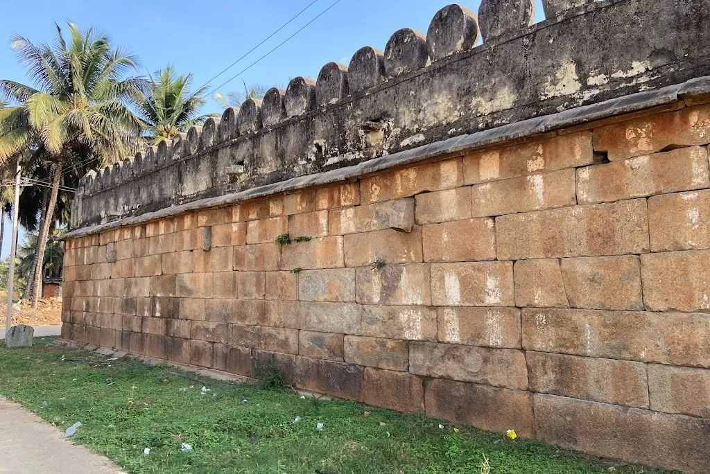 Ancient Hoysala Shri Parthasarathi (Gopalakrishna) Swamy Temple 6 Ancient Hoysala Shri Parthasarathi temple photo