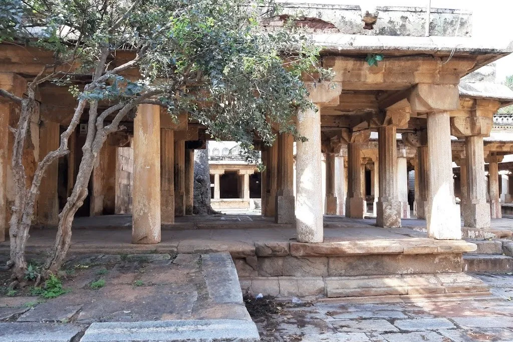 Ancient Hoysala Shri Parthasarathi (Gopalakrishna) Swamy Temple 5 Ancient Hoysala Shri Parthasarathi