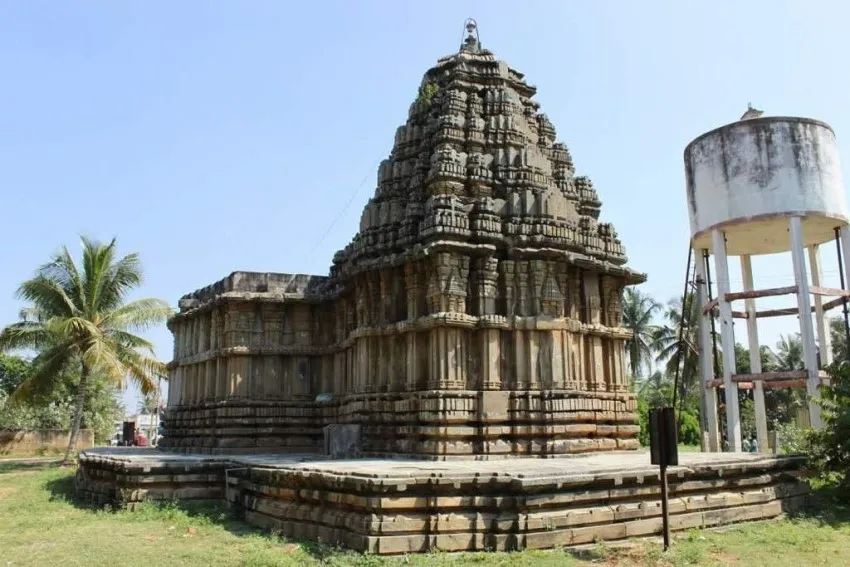 Ancient Sri Anantapadmanabha Temple Hosbudanur 3 Ancient Shri Anantapadmanabha Temple Hosabudanuru 4