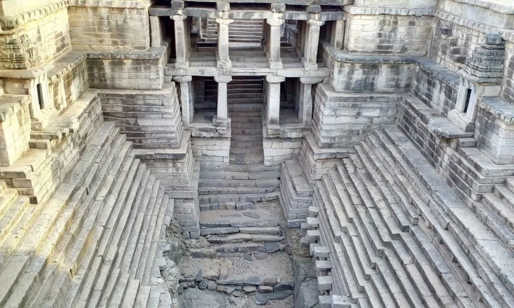Manikeshwara Temple Lakkundi Pond