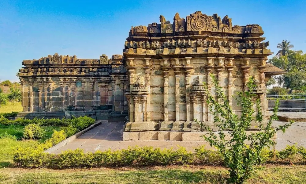 Manikeshwara Temple Lakkundi