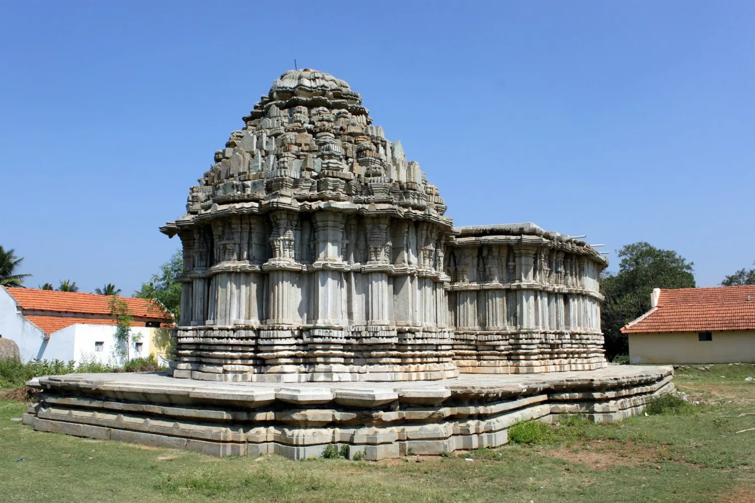 Ancient Hoysala Shri Kashi Vishwanath Temple Hosbudanur 5 Shri Kashi Vishwanatha Temple Hosabudanuru 2