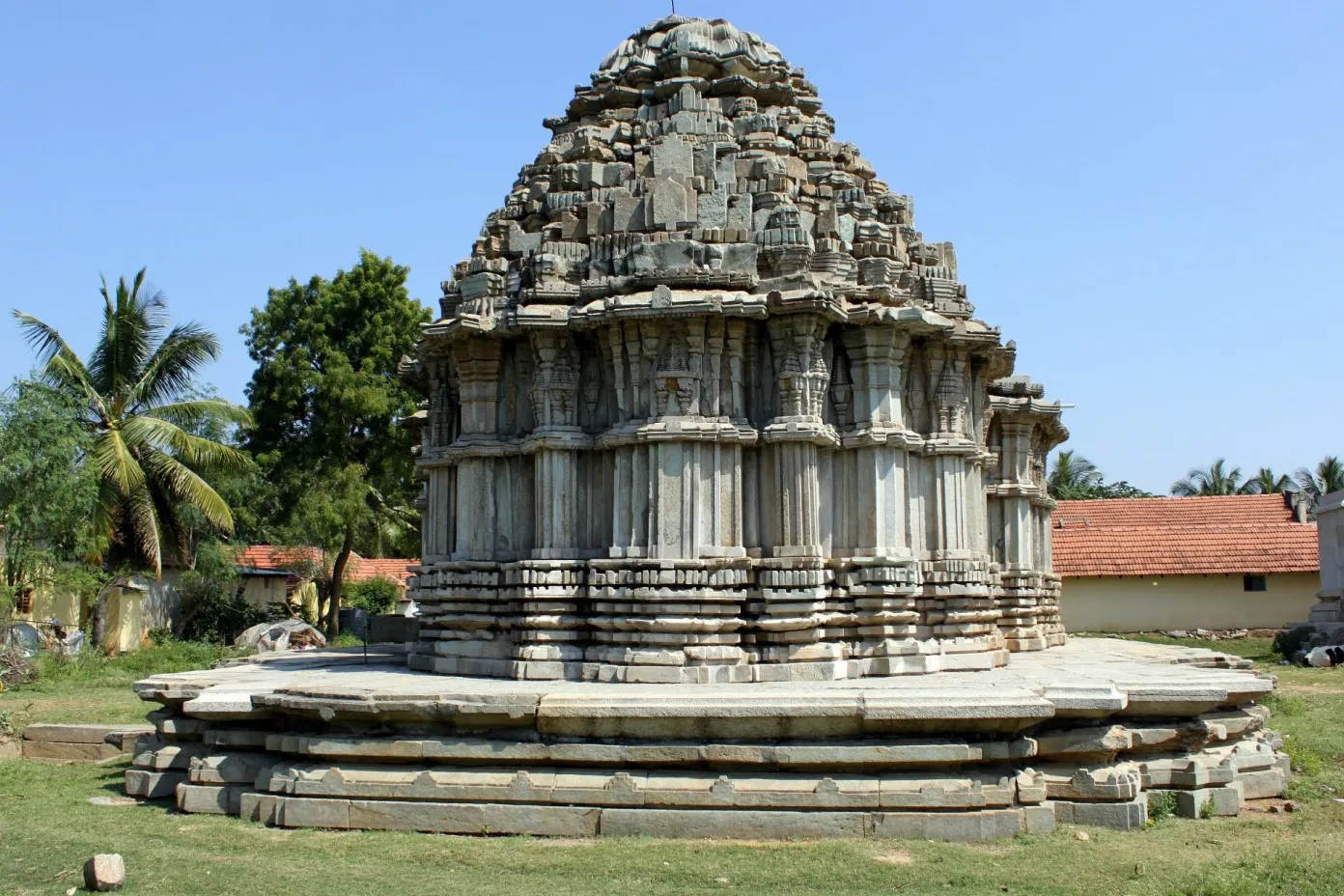 Ancient Hoysala Shri Kashi Vishwanath Temple Hosbudanur 3 Shri Kashi Vishwanatha Temple Hosabudanuru 4