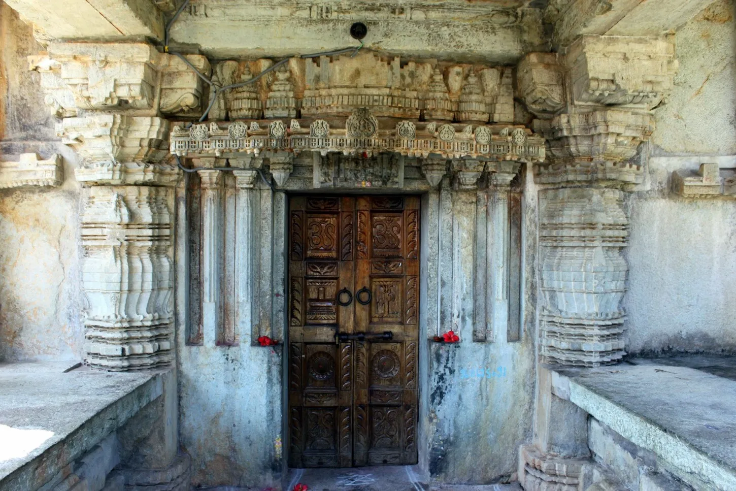 Ancient Hoysala Shri Kashi Vishwanath Temple Hosbudanur 6 Shri Kashi Vishwanatha Temple Hosabudanuru 7