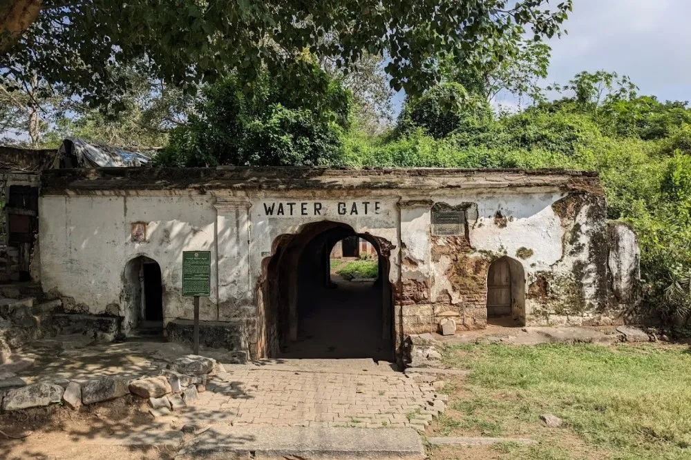 Water Gate and Secret Door to Fort 1 Water Gate and Secret Door to Fort Mandya