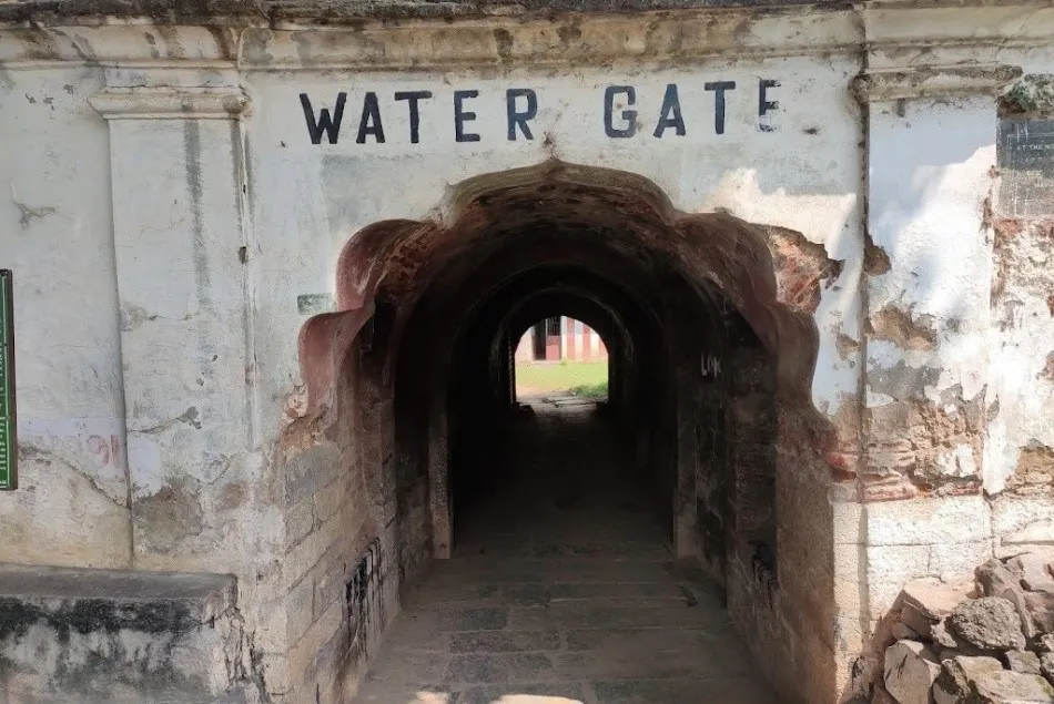 Water Gate and Secret Door to Fort 2 Water Gate and Secret Door to Fort photos
