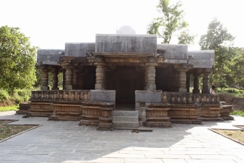 Hangal Ancient Veerabhadra Temple 1 Jain Temple Hangal Fort Photo