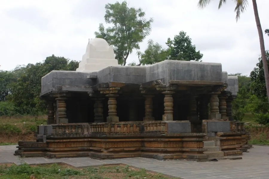 Hangal Ancient Veerabhadra Temple 2 Jain Temple Hangal Fort