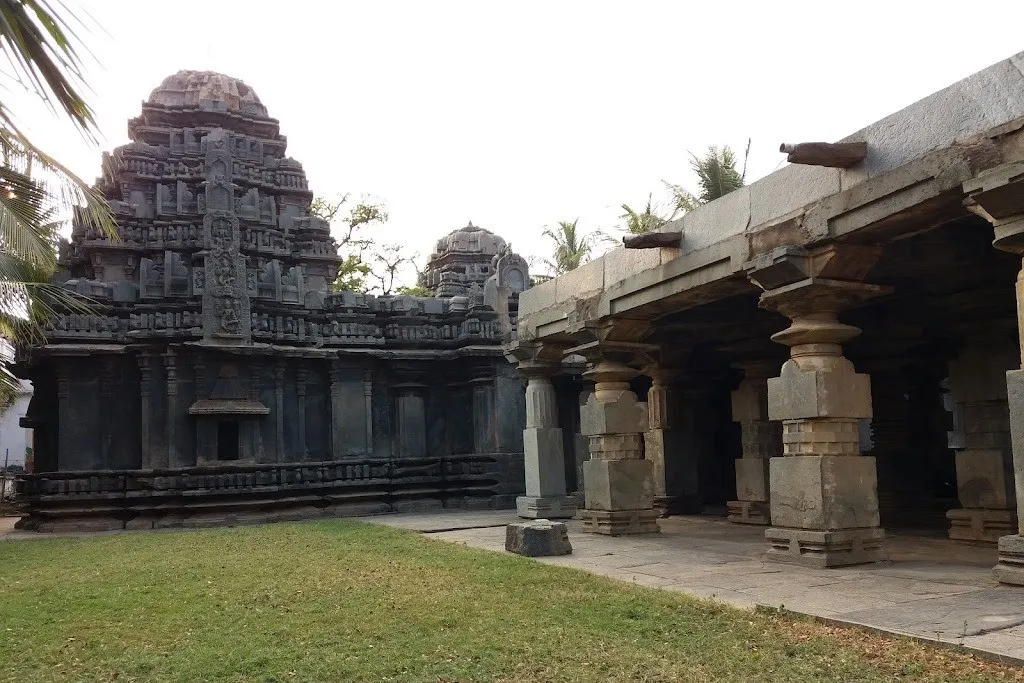 Kadambeshwar Temple Rattihalli 5 Kadambeshwar Temple Rattihalli Photos