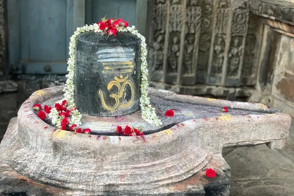 Tarakeshwara Temple 7 Tarakeshwara Temple Shiva Linga