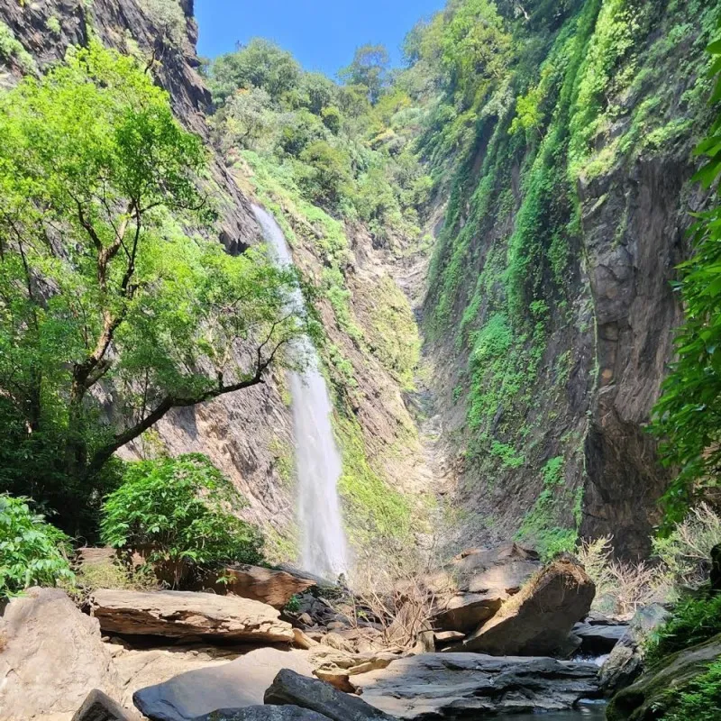Koodlutheertha Falls 1 Koodlutheertha Falls hebri view