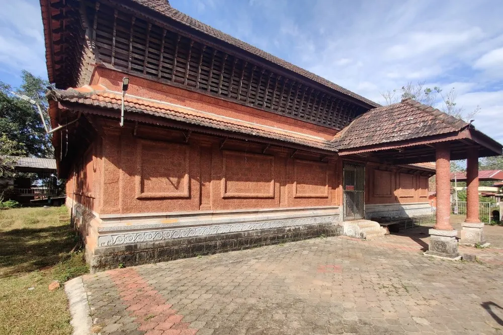 Shri Somanatheshwara Swamy Temple Someshwara