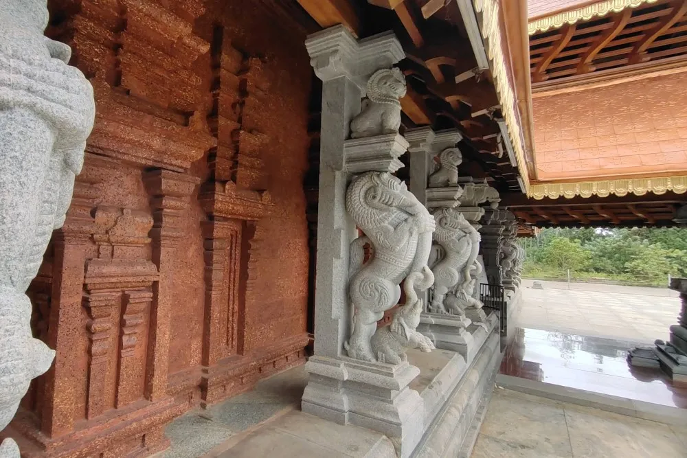Undaru Shri Vishnumoorthy Temple wall design